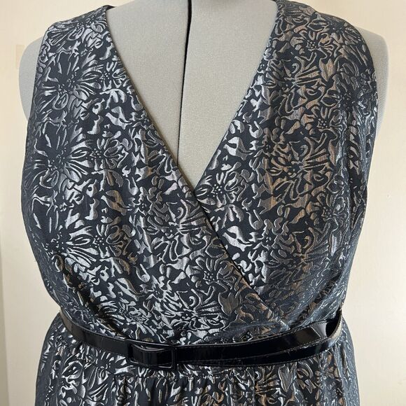 Lane Bryant Fit & Flare Dress Plus Sz 20 Black Metallic Gray V Neck Sleeveless - Picture 3 of 8